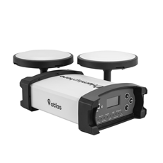 VECTOR™ VS1000 GNSSの画像 ボディは白で縁が黒く、2つのアンテナが付いています。