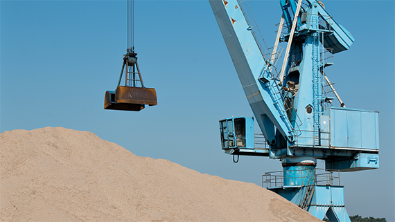 建設現場の画像(青クレーン)