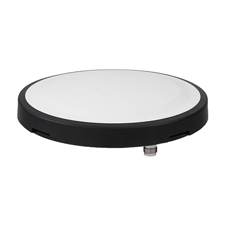 A45 アンテナの画像　円形で白く、縁が黒いアンテナです。